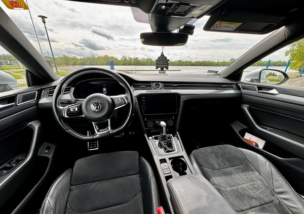 Volkswagen Arteon cena 110000 przebieg: 114000, rok produkcji 2018 z Toruń małe 121
